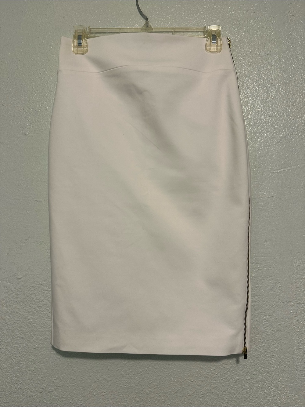 NWT Classic White Pencil Skirt with Gold Side Zip Size 2